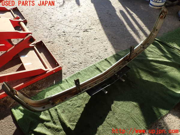 2UPJ-9232591010]BMW 520i (E28)(不明)フロントバンパー 中古_4