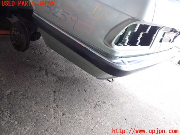 2UPJ-9232591610]BMW 520i (E28)(不明)リアバンパー 中古_3