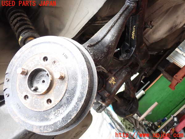 2UPJ-9232594300]BMW 520i (E28)(不明)右リアナックルハブ 中古_2