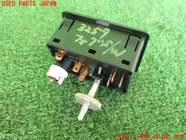 2UPJ-9232596295]BMW 520i (E28)(不明)フォグスイッチ 【ジャンク品】 中古_2