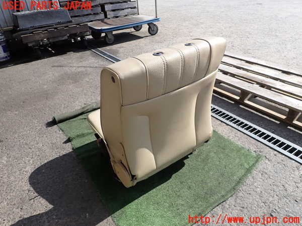 2UPJ-9232597035]BMW 520i (E28)(不明)運転席シート 中古_4