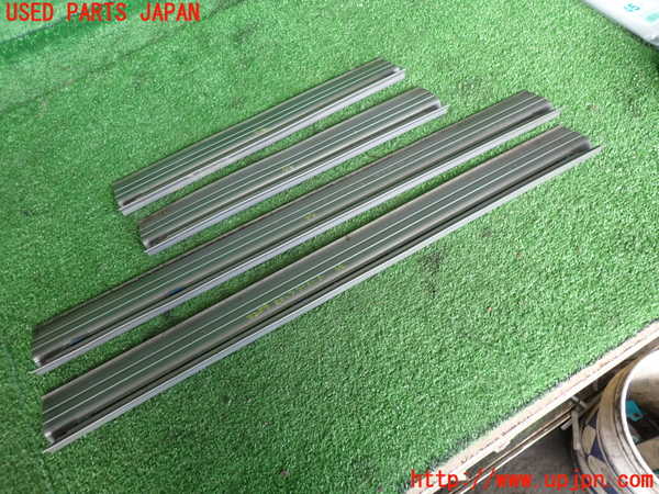 2UPJ-9232597740]BMW 520i (E28)(不明)スカッフプレート 中古_3