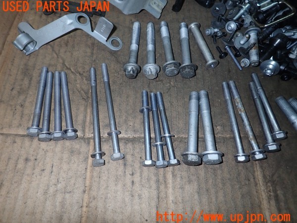 3UPJ=9232600720]BMW アクティブハイブリッド5(FZ35 F10)ネジ・ナット・ステー類 セット ジャンク_3