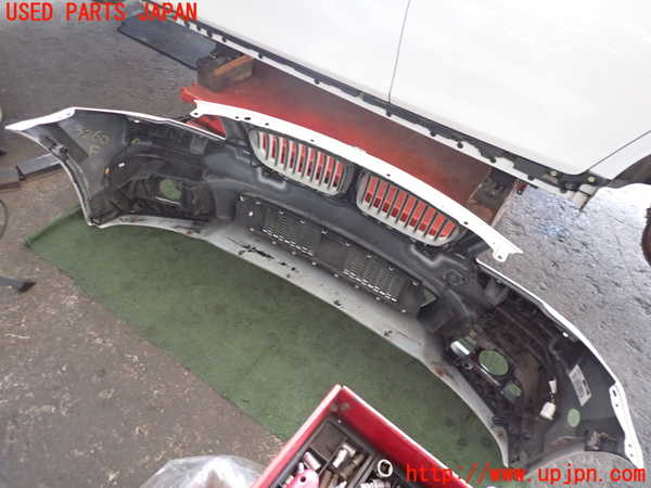 2UPJ-9232601010]BMW アクティブハイブリッド5(AH5)(FZ35)(F10)フロントバンパー Mスポーツ 中古_4