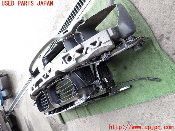 2UPJ-9232601041]BMW アクティブハイブリッド5(AH5)(FZ35)(F10)コアサポート 中古_3