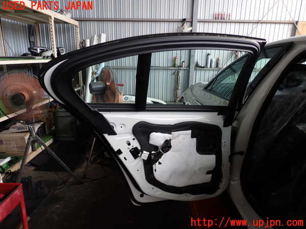 2UPJ-9232601320]BMW アクティブハイブリッド5(AH5)(FZ35)(F10)左後ドア 中古(43R-00049 M25)_3