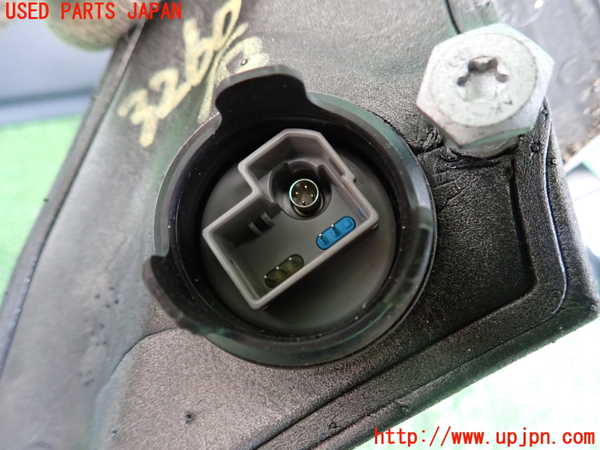 2UPJ-9232601210]BMW アクティブハイブリッド5(AH5)(FZ35)(F10)右ドアミラー 中古_4
