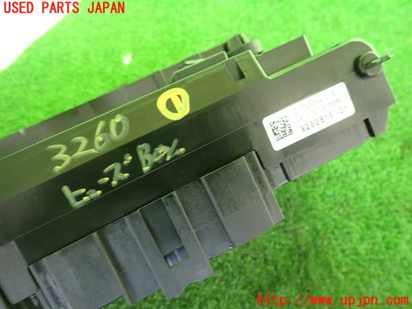 2UPJ-9232606741]BMW アクティブハイブリッド5(AH5)(FZ35)(F10)ヒューズボックス1 中古_2
