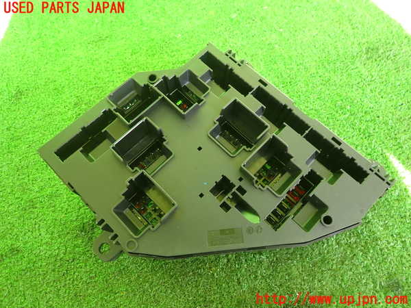 2UPJ-9232606742]BMW アクティブハイブリッド5(AH5)(FZ35)(F10)ヒューズボックス2 中古_3