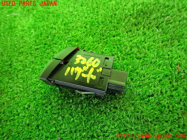 2UPJ-9232606290]BMW アクティブハイブリッド5(AH5)(FZ35)(F10)ハザードスイッチ 中古_2