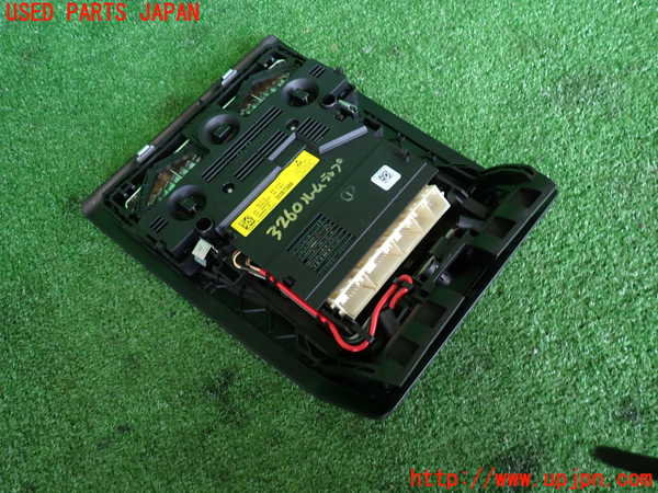 2UPJ-9232606411]BMW アクティブハイブリッド5(AH5)(FZ35)(F10)ルームランプ1 (1列目真中) 中古_2