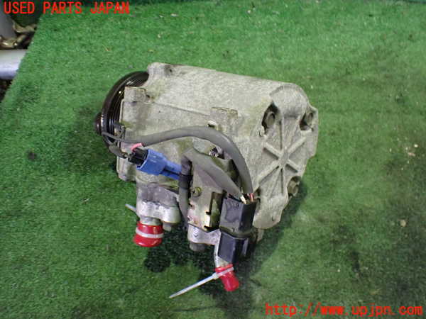 2UPJ-9232616025]エクリプス スパイダー(D53A)エアコンコンプレッサー 中古_2