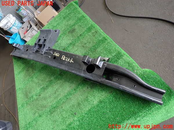 2UPJ-9232621014]ジープ・グランドチェロキー(WK36T)フロントバンパーホースメント 中古_2