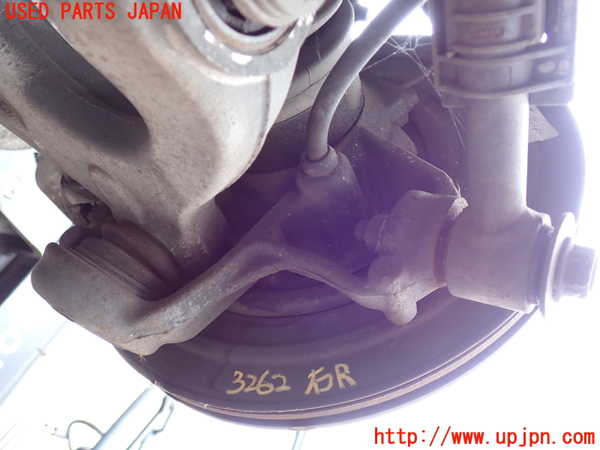 2UPJ-9232624300]ジープ・グランドチェロキー(WK36T)右リアナックルハブ 中古_2