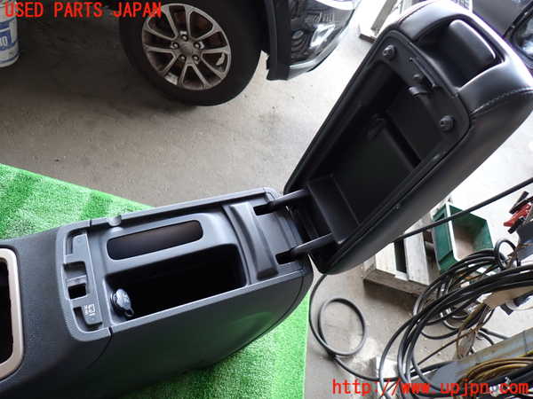 2UPJ-9232627540]ジープ・グランドチェロキー(WK36T)センターコンソール 中古_3