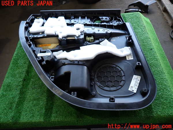 2UPJ-9232621294]ジープ・グランドチェロキー(WK36T)右後ドア内張り 中古_5