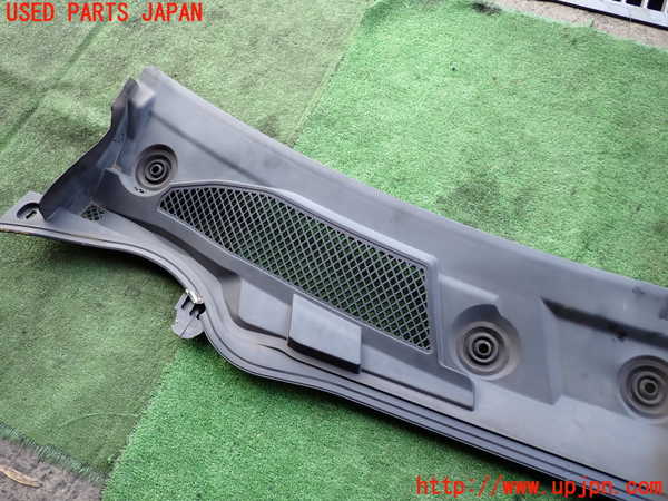 2UPJ-9232641190]ベンツ GLA180 X156(156942)カウルトップ 中古_3