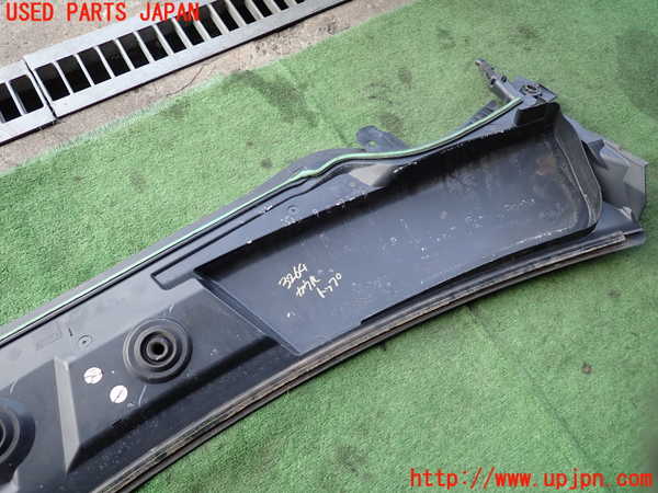 2UPJ-9232641190]ベンツ GLA180 X156(156942)カウルトップ 中古_4