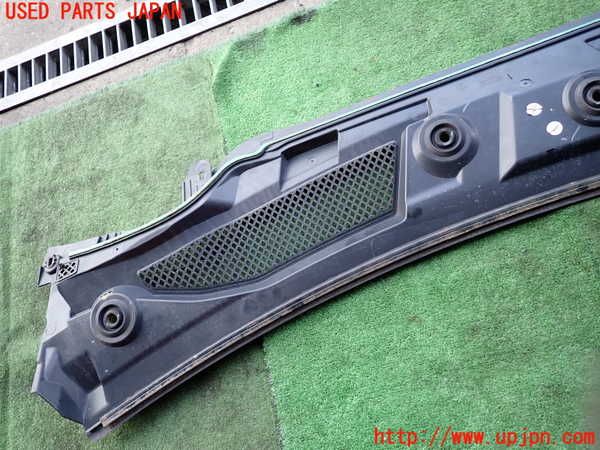2UPJ-9232641190]ベンツ GLA180 X156(156942)カウルトップ 中古_5