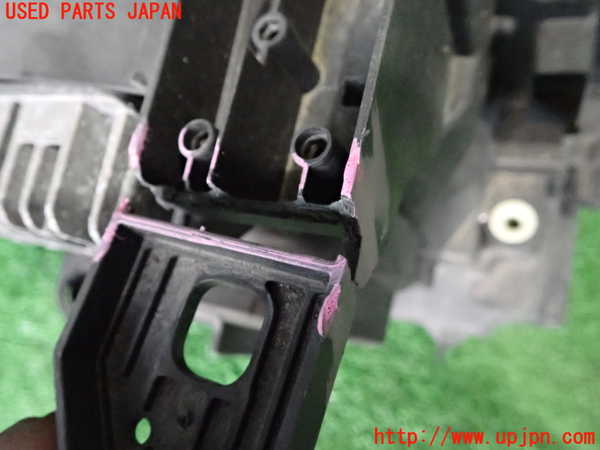 2UPJ-9232641132]ベンツ GLA180 X156(156942)左ヘッドライト HID 中古_3