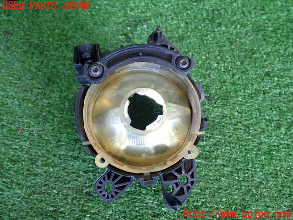2UPJ-9232641182]ベンツ GLA180 X156(156942)左フォグ 中古_4
