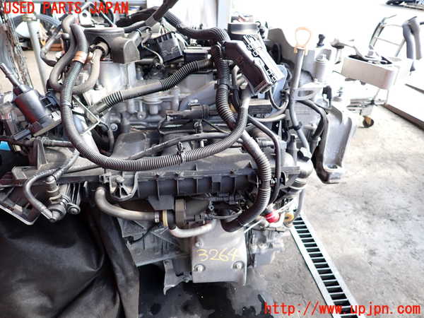 2UPJ-9232642010]ベンツ GLA180 X156(156942)エンジン 270910 中古_3