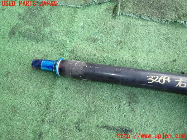2UPJ-9232644010]ベンツ GLA180 X156(156942)右フロントドライブシャフト 中古_4