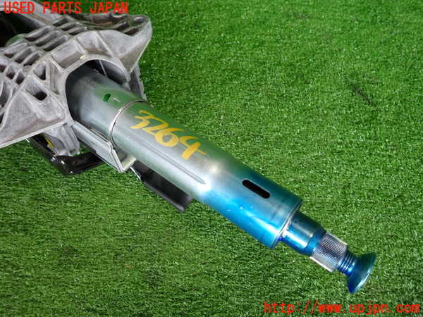2UPJ-9232644260]ベンツ GLA180 X156(156942)ステアリングシャフト 中古_2
