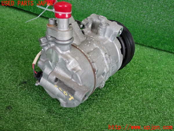 2UPJ-9232646025]ベンツ GLA180 X156(156942)エアコンコンプレッサー 中古_2