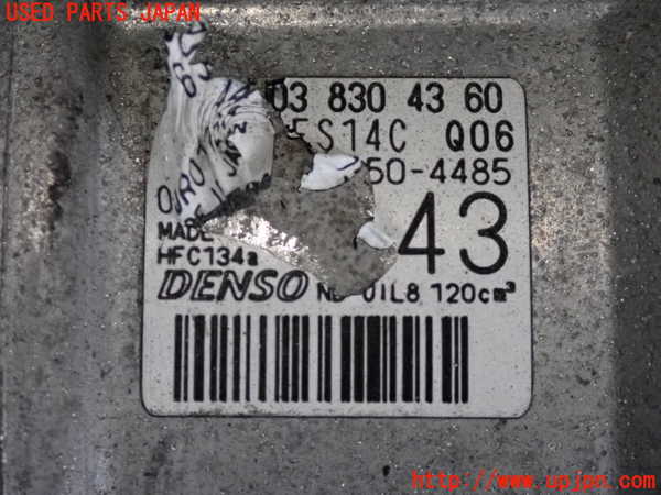 2UPJ-9232646025]ベンツ GLA180 X156(156942)エアコンコンプレッサー 中古_3