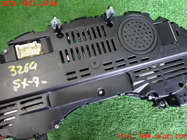 2UPJ-9232646170]ベンツ GLA180 X156(156942)スピードメーター 中古_3