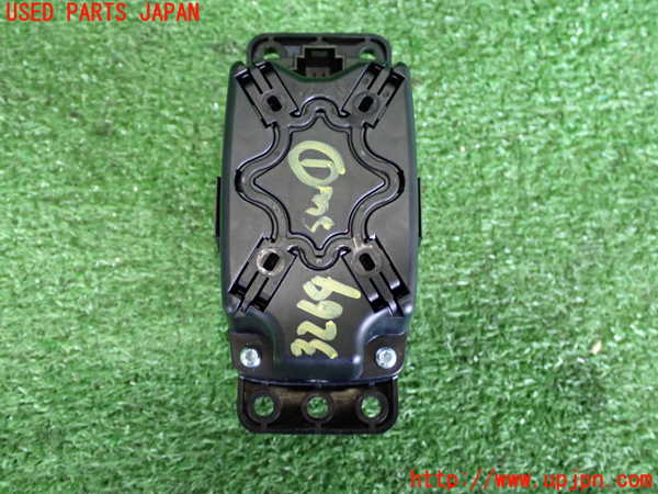 2UPJ-9232646306]ベンツ GLA180 X156(156942)スイッチ1(メイン) 中古_2