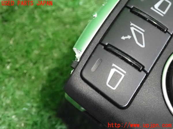 2UPJ-9232646240]ベンツ GLA180 X156(156942)右前パワーウィンドウスイッチ 中古_4