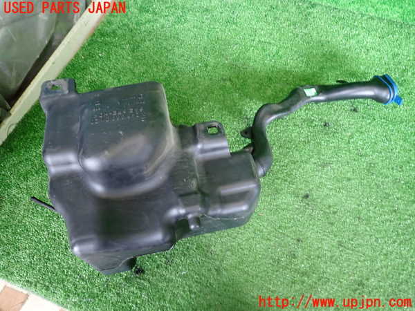 2UPJ-9232646791]ベンツ GLA180 X156(156942)ウォッシャータンク1 中古_2