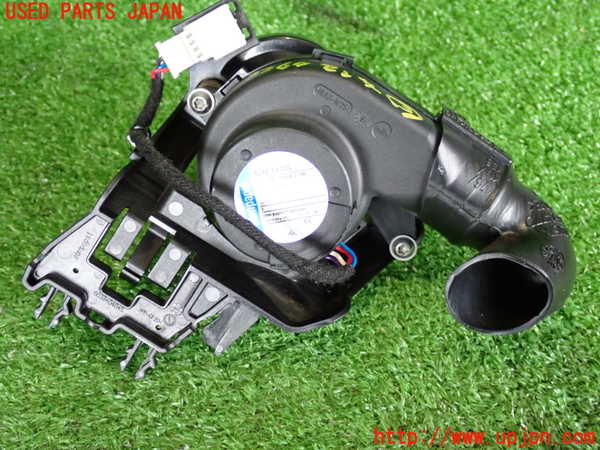 2UPJ-9232646383]ベンツ GLA180 X156(156942)センサー3 中古_2