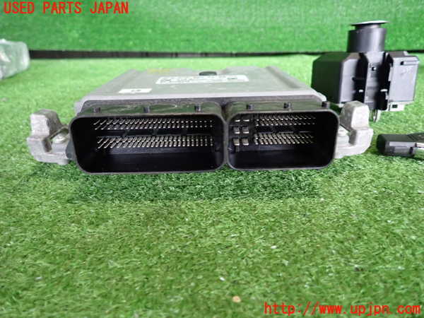 2UPJ-9232646110]ベンツ GLA180 X156(156942)エンジンコンピューター 中古_2