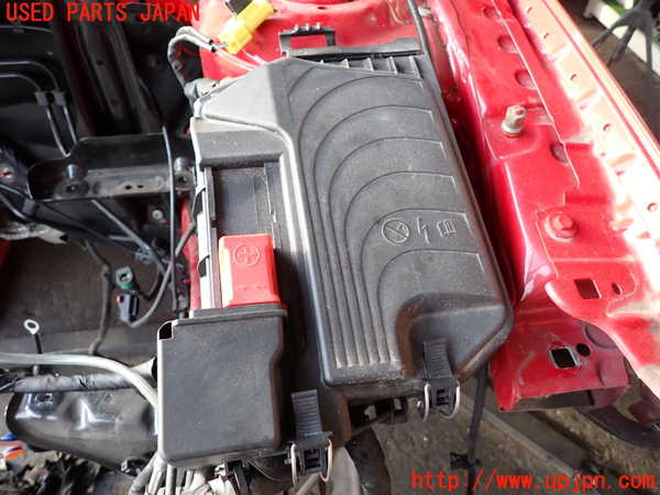 2UPJ-9232646741]ベンツ GLA180 X156(156942)ヒューズボックス1(エンジンルーム内) 中古_2