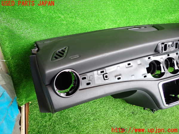 2UPJ-9232647505]ベンツ GLA180 X156(156942)ダッシュボード 中古_3