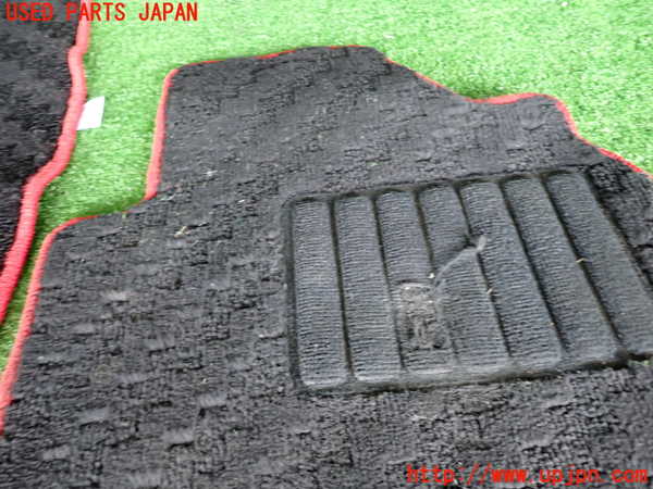 2UPJ-9232647800]ベンツ GLA180 X156(156942)フロアマット 中古_3