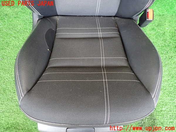 2UPJ-9232647035]ベンツ GLA180 X156(156942)運転席シート 中古_2