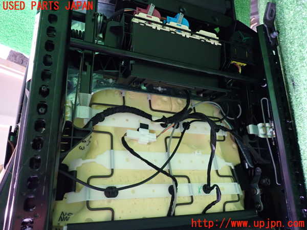 2UPJ-9232647065]ベンツ GLA180 X156(156942)助手席シート 中古_5