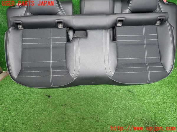 2UPJ-9232647385]ベンツ GLA180 X156(156942)リアシート 中古_2