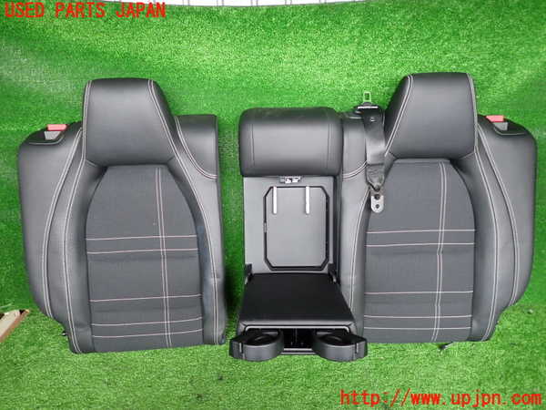 2UPJ-9232647385]ベンツ GLA180 X156(156942)リアシート 中古_4