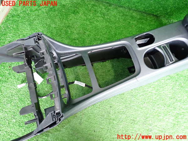 2UPJ-9232647540]ベンツ GLA180 X156(156942)センターコンソール 中古_2