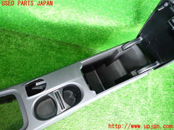 2UPJ-9232647540]ベンツ GLA180 X156(156942)センターコンソール 中古_3
