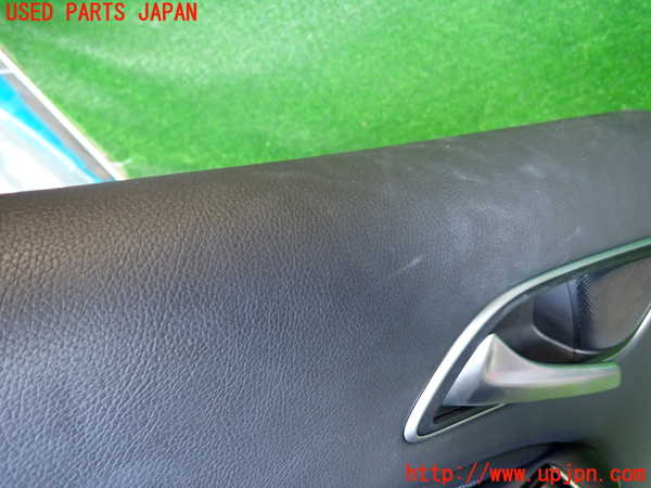 2UPJ-9232641324]ベンツ GLA180 X156(156942)左後ドア内張り 中古_4
