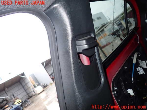 2UPJ-9232647665]ベンツ GLA180 X156(156942)右センターピラートリム 中古_2