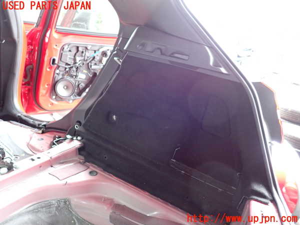 2UPJ-9232647675]ベンツ GLA180 X156(156942)右リアピラートリム 中古_2