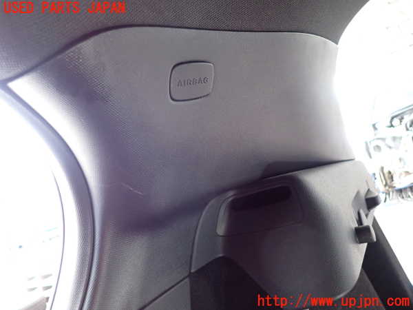 2UPJ-9232647675]ベンツ GLA180 X156(156942)右リアピラートリム 中古_3