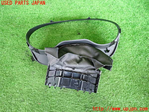 2UPJ-9232647510]ベンツ GLA180 X156(156942)メーターフード 中古_4